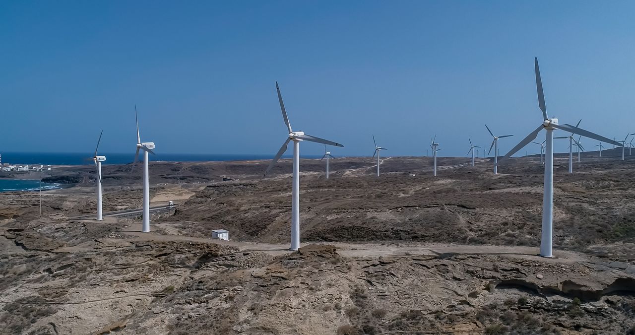 Trump Admin Pays $1.2bn to Drop Offshore Wind for Fossil Fuels
