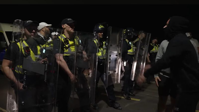 Far-right Mob Targets Asylum Seekers in Portsmouth