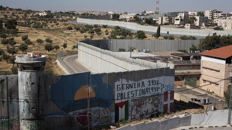 Israeli Settlers Seize Palestinian Home as Occupation Forces Attack its Owner